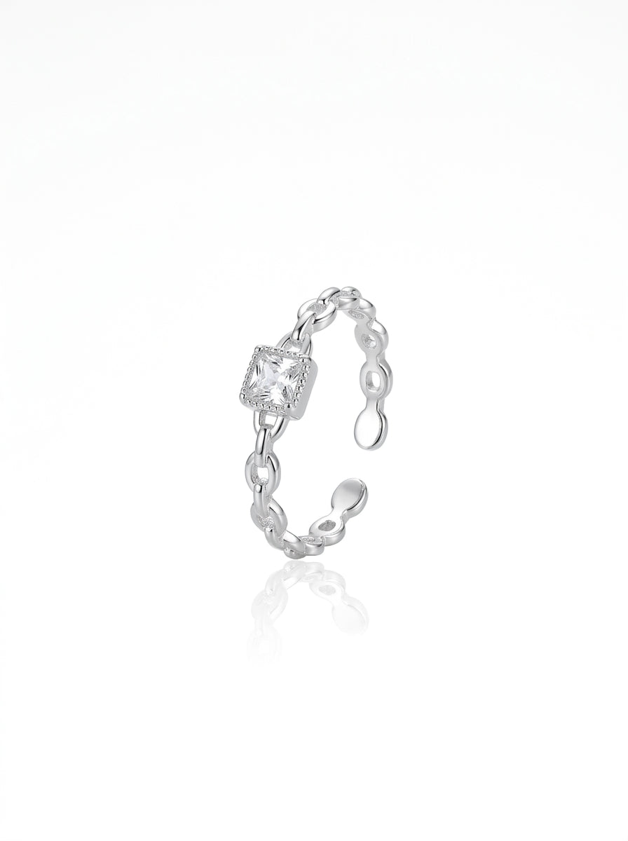 Linked Crystal Ring